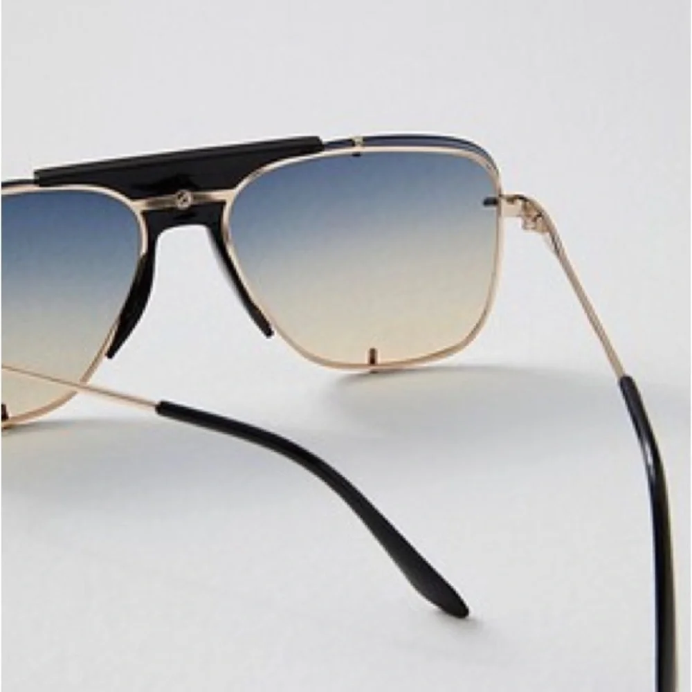 Free people Dylan Stylish “Green “Aviator Sunglasses